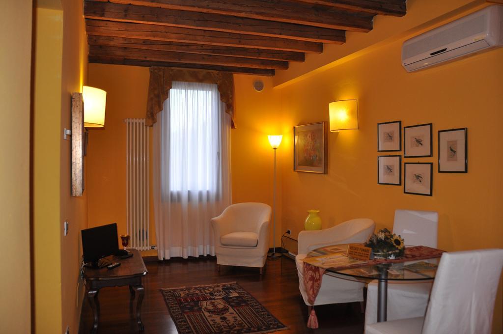 Piazza Nova Guest House Ferrara Room photo