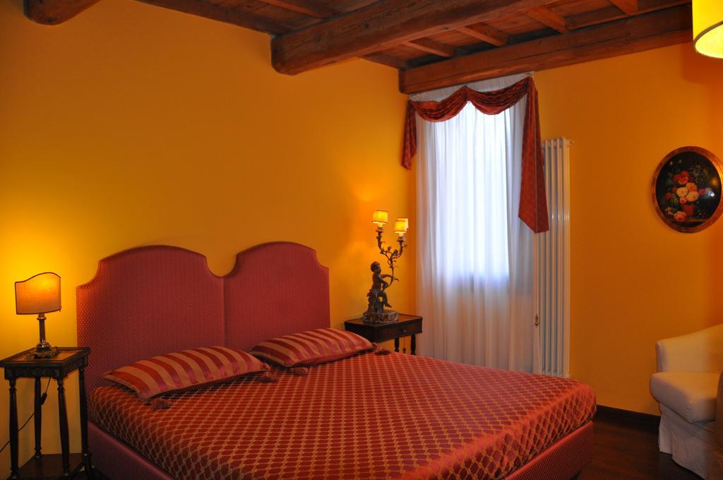 Piazza Nova Guest House Ferrara Room photo