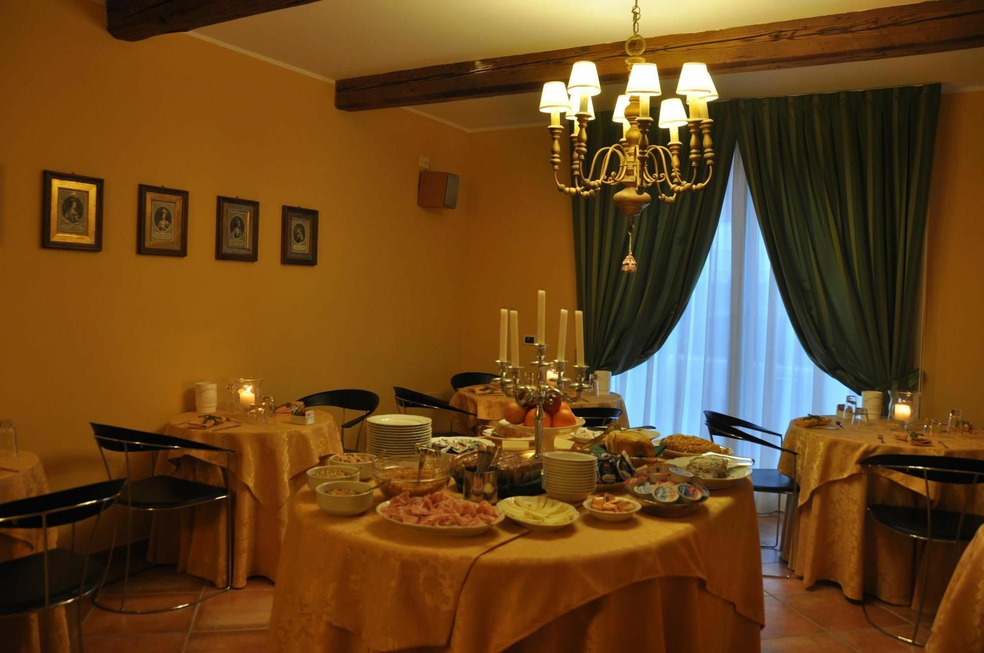 Piazza Nova Guest House Ferrara Exterior photo