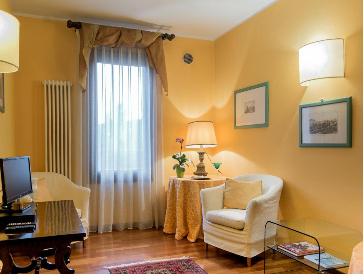 Piazza Nova Guest House Ferrara Exterior photo